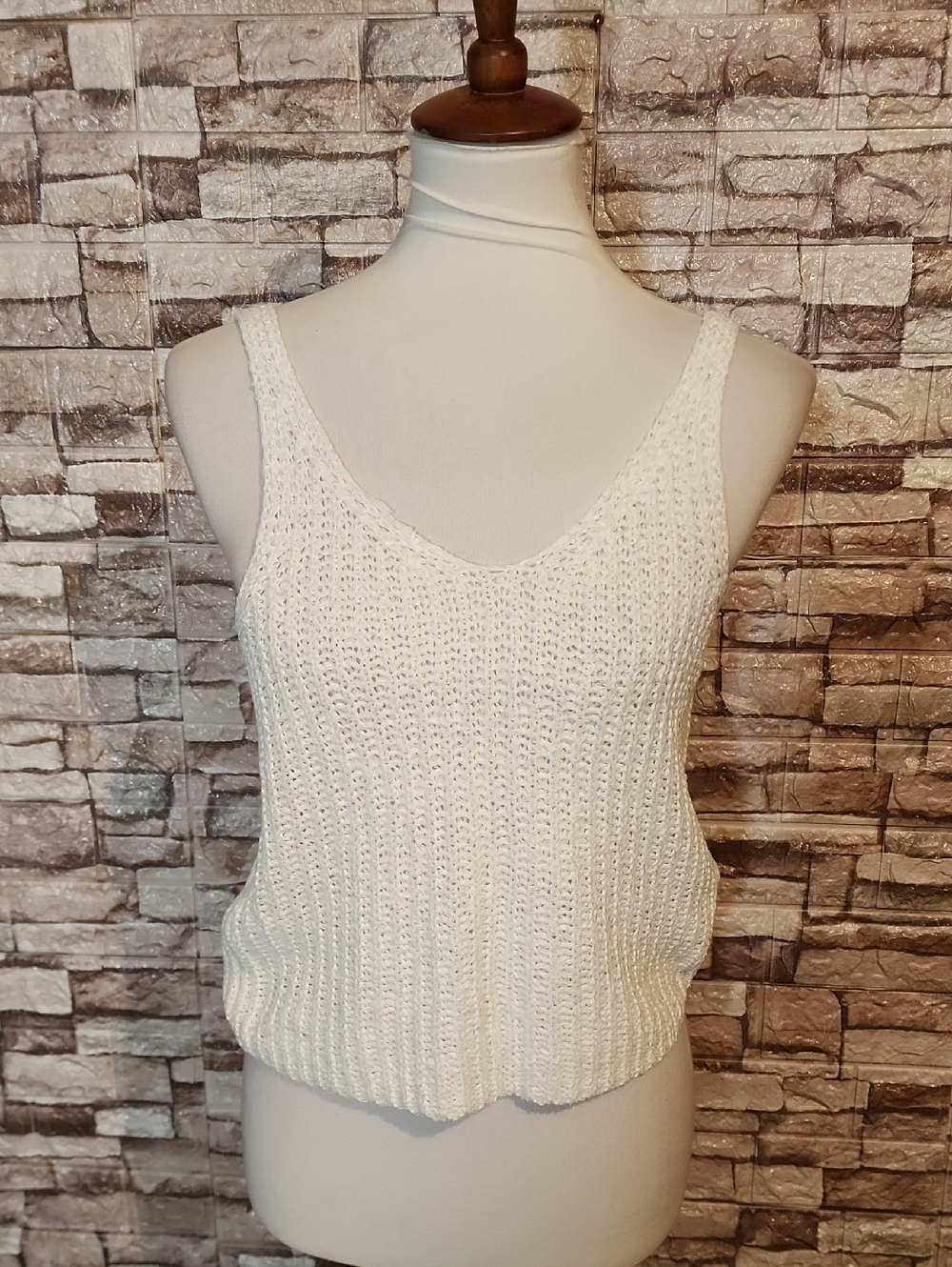 Moon & Madison White Tank Top Crochet Knit